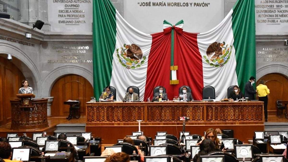 Sesión en el Congreso del Estado de México