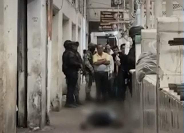 Uno de los asesinados en el área de carnicería del mercado de Iguala