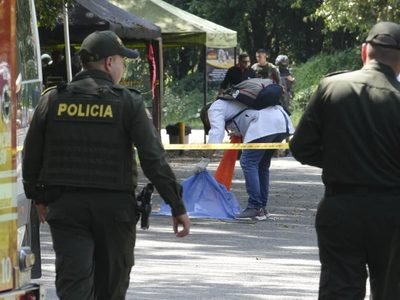 Al menos un muerto y 14 heridos deja la detonación de una motocicleta con explosivos en Colombia