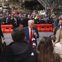 Trump pide a Biden que deje de vender partes del muro fronterizo con México