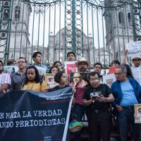 'Lo que pasa a periodistas, ocurre a toda la sociedad: nos están matando a todos”, claman en Puebla