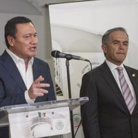 Senadores de oposición chocan por decreto de AMLO