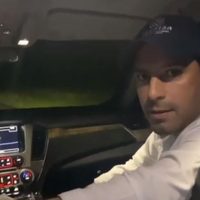 Chofer del gobernador de Yucatán se pasa un alto y choca a una mujer