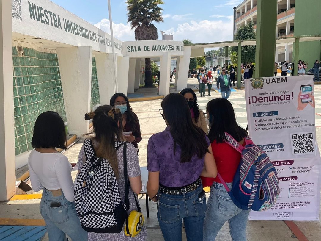 Alumnos de la Universidad Autónoma del Estado de México