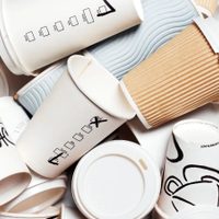 No tires los vasos descartables que tenés en casa: creá estas mini macetitas perfectas para vender o regalar