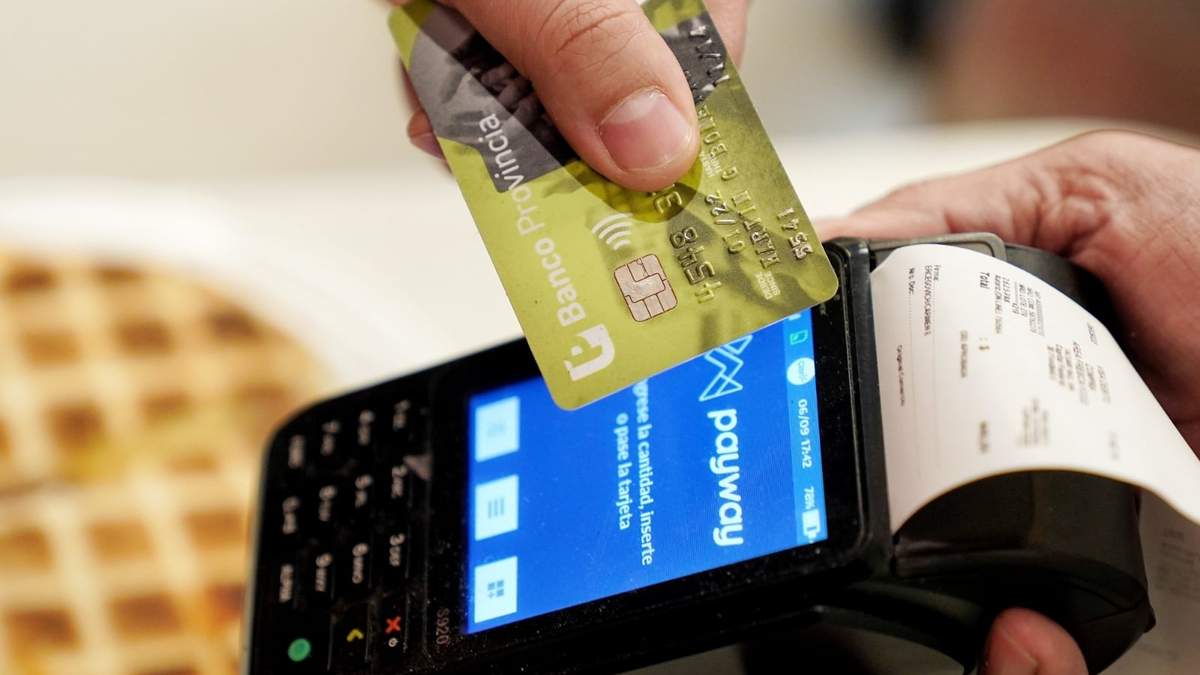Se limitará el uso de tarjetas de crédito a algunos usuarios. Fuente: (X)