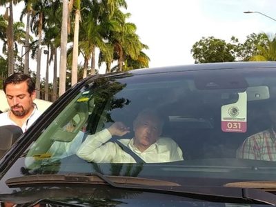 CNTE niega haber retenido a AMLO; se quedó para orquestar "un plan de provocación"