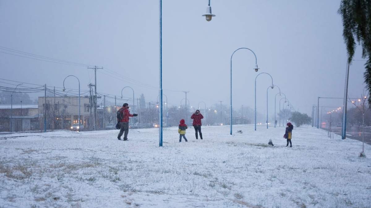 Nieve en General Roca. Fuente: (Twitter)