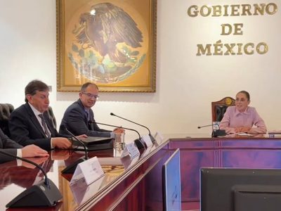 Sheinbaum firma acuerdo con Liomont y Moderna para producir vacunas en México