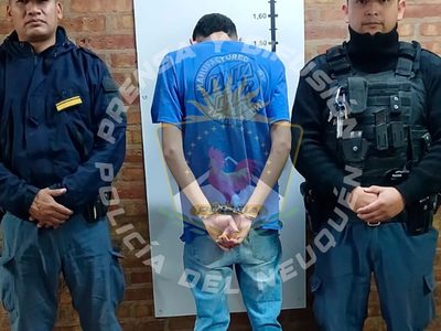 A punta de pistola y a los tiros, motochorros robaron una moto en Plottier