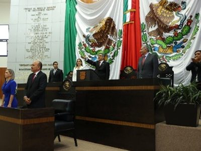 Américo Villarreal asume la gubernatura de Tamaulipas... sin Cabeza de Vaca