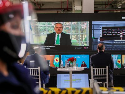 "Mientras el Senado debate pujas internas hay PYMES cerrando", advirtió la CAME