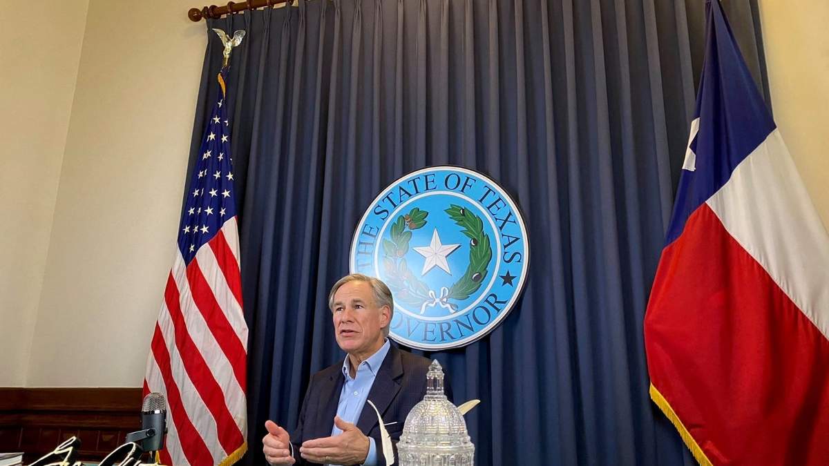 El gobernador Greg Abbott