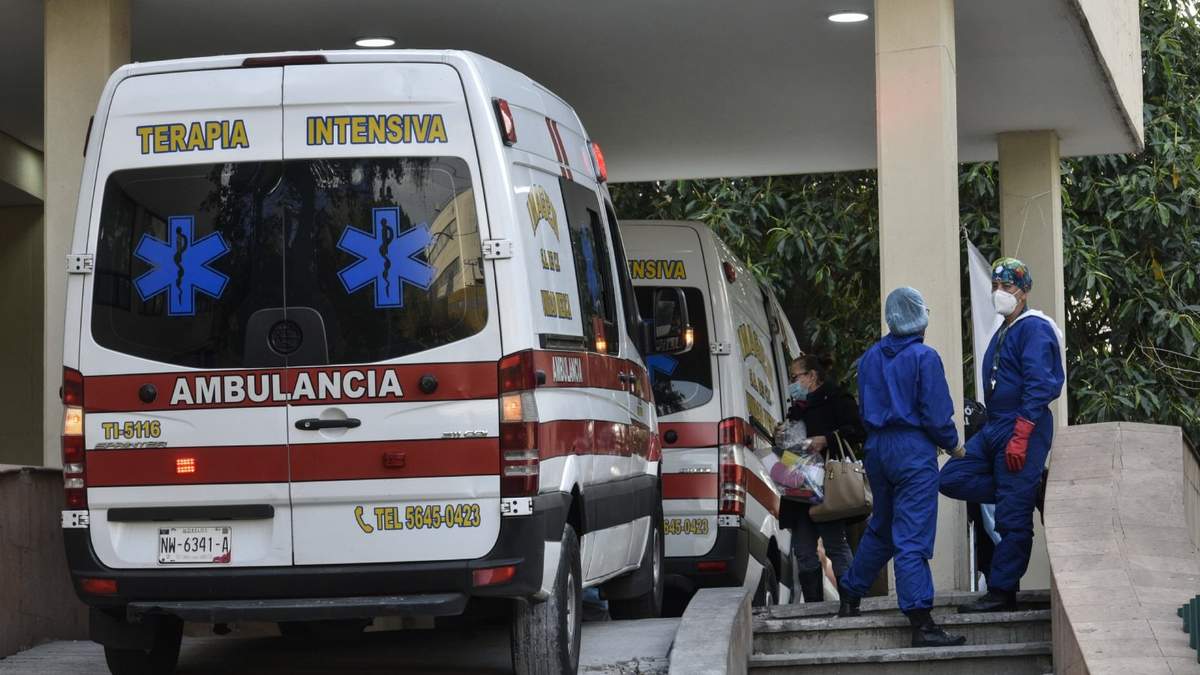 Ambulancias en el Hospital Siglo XXI