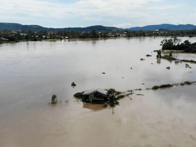 Número de muertos por inundaciones en Vietnam aumenta a 90