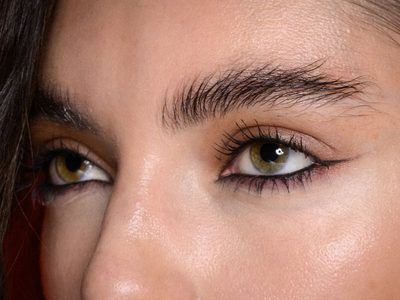 Mirada profunda, estilo eterno: Khol, el delineado eterno que resiste todas las tendencias
