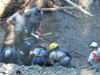 Derrumbe de una obra en una planta cloacal en Centenario, un obrero resultó herido