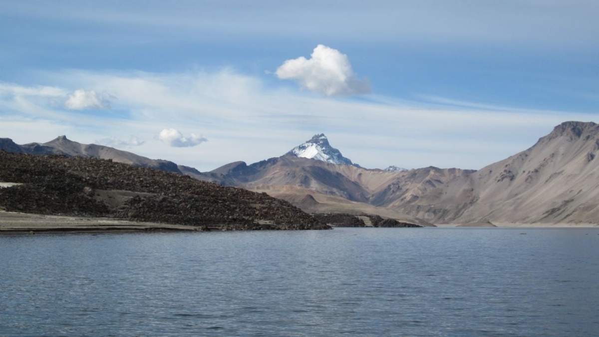 El complejo volcánico Laguna del Maule ya puede ser monitoreado de forma online. Fuente: (Twitter)