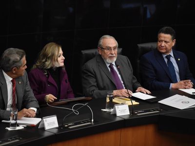 Comparece Bernardo Bátiz en proceso para elegir fiscal; descarta que afecte su amistad con AMLO