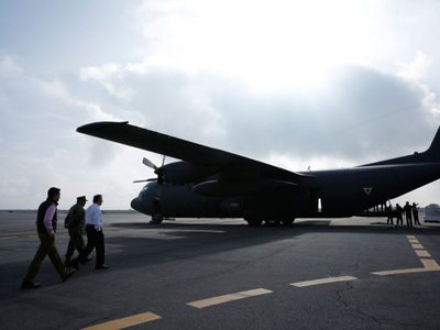 Llega avión del Ejército con víveres para atender supuesto desabasto en Oaxaca
