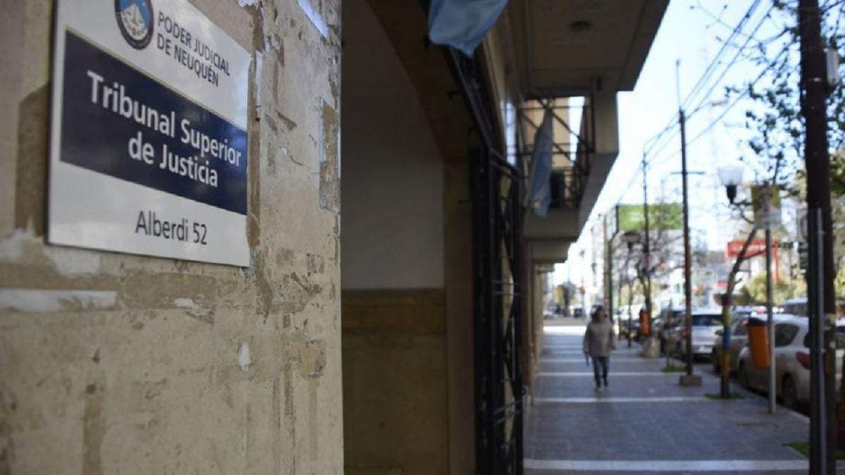 Acceso al Tribunal Superior de Justicia. Fuente (Facebook)