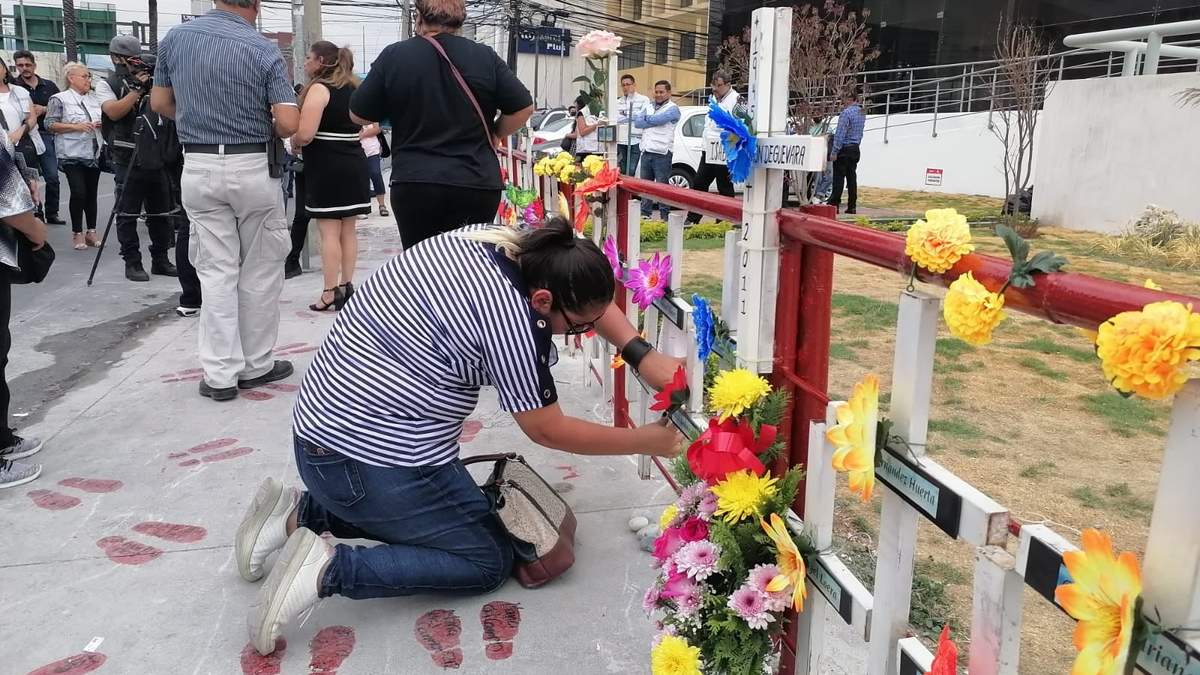 Familiares de las víctimas del atentado al Casino Royale depositaron ofrendas al cumplirse 11 años del hecho