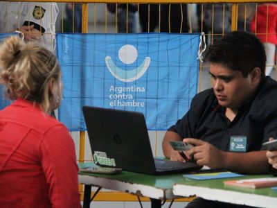 Escandalosa denuncia contra una diputada: aparece como beneficiaria de la tarjeta AlimentAR