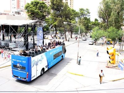 ¡El Bus Turístico es un éxito en Neuquén!: enteráte sobre su recorrido