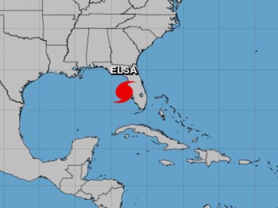 "Elsa" vuelve a ser un huracán mientras se acerca a Florida