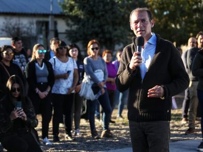 Senillosa inauguró dos playones deportivos