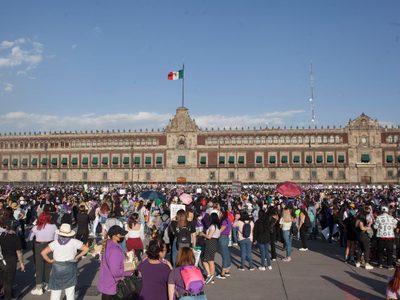 De mujeres, las únicas protestas que han logrado llenar el Zócalo: AMLO