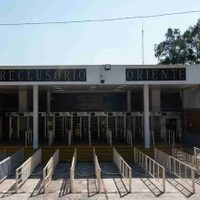 Reportan posible fuga de reo del Reclusorio Oriente; director y custodios son presentados ante el MP