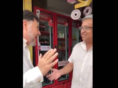 Fernández Noroña discute a gritos con adultos mayores y el video se vuelve viral