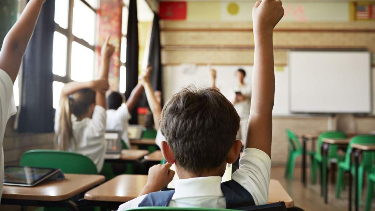 Se estima que dos millones de estudiantes recibirán los vouchers educativos. Fuente: (Twitter)