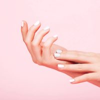 Los 3 colores de Nail Art para uñas cortas que destronan a la manicura francesita este invierno
