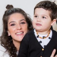 En su corcel moderno: Toro enamoró a Juana Repetto con este gesto de otra época