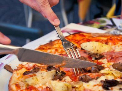 Pizza corona, la burla de Francia a Italia por el virus