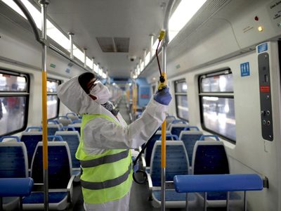 El Gobierno pretende que entre 200 y 300 mil personas menos viajen en transporte público
