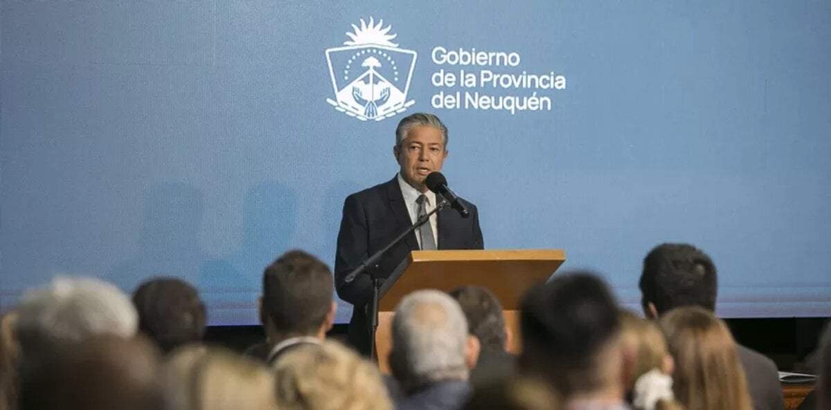Rolando Figueroa destacó el programa de Becas provinciales. Fuente: (Alerta Digital).
