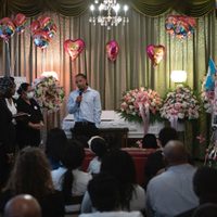 Globos, lágrimas y abrazos en funeral de niña que murió bajo custodia de Patrulla Fronteriza de EU