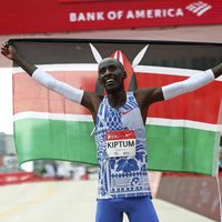 Muere en un choque el atleta Kelvin Kiptum; impusó récord mundial en el Maratón de Chicago en 2023