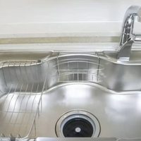 Trucos caseros para limpiar la bacha de la cocina y dejarla impecable