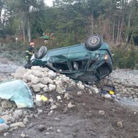 Ruta 40: perdió el control del vehículo, volcó y salió ileso