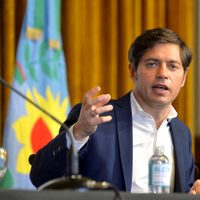 Kicillof: "Tendremos que acostumbrarnos a flexibilizar y endurecer" la cuarentena