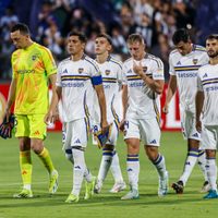 Boca y una noche para el olvido: dura derrota y dos lesionados en Perú