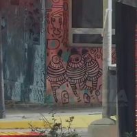 Amenazas y destrozos en pleno centro de Neuquén: un hombre exaltado amenazó a transeúntes y fue demorado