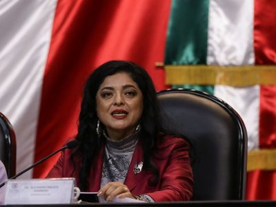 Ríspida sesión de Alejandra Frausto y los diputados