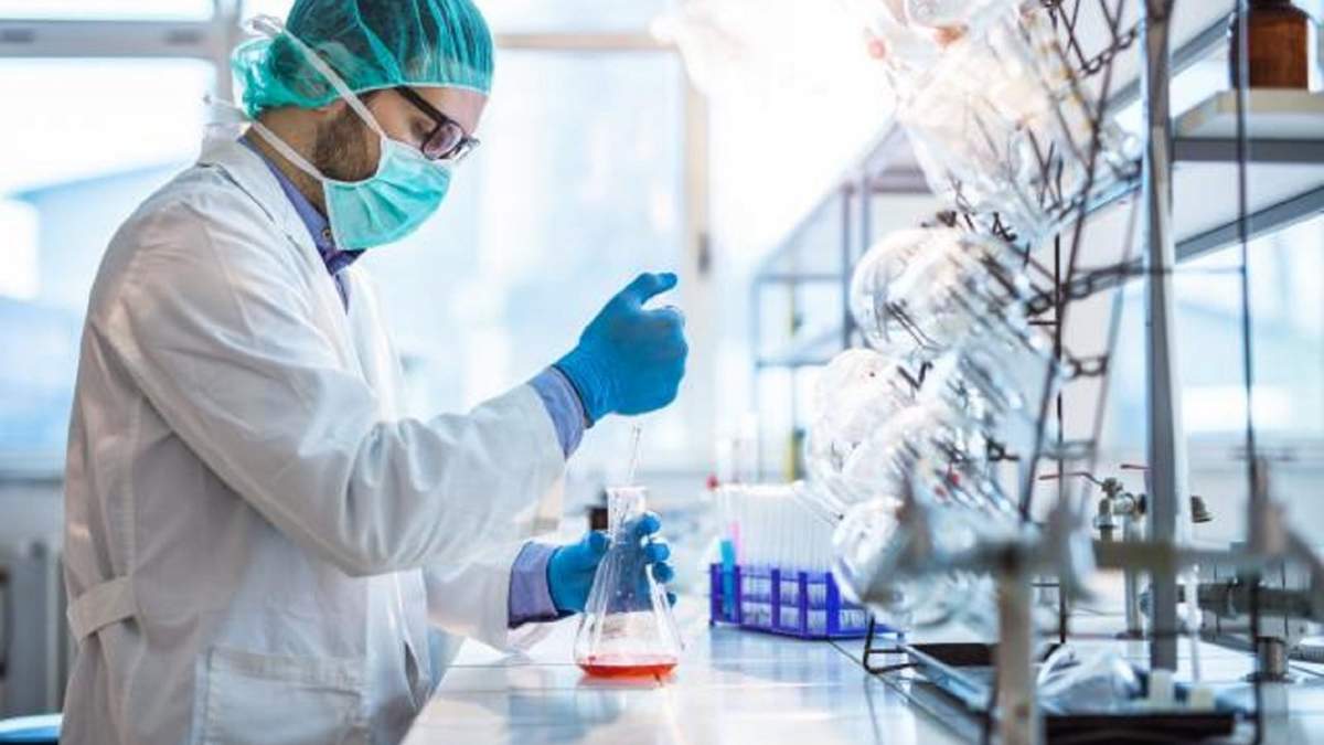 Intenso trabajo de los laboratorios clínicos ante el coronavirus. Fuente: (Twitter)