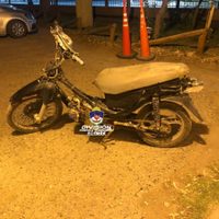 Por seguridad secuestraron una moto por circular sin casco y carente de documentación