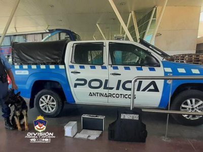 Incautaron droga valuada en mas de un millón de pesos que llegó a la ETON mediante una encomienda